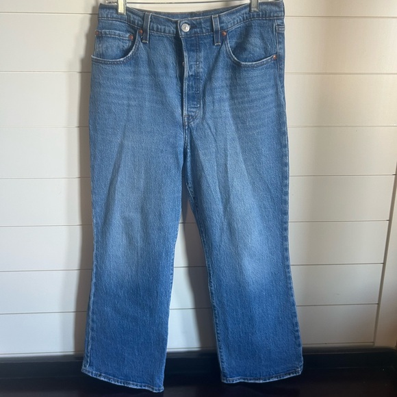 Levi’s Blue Denim Jeans - Picture 1 of 8